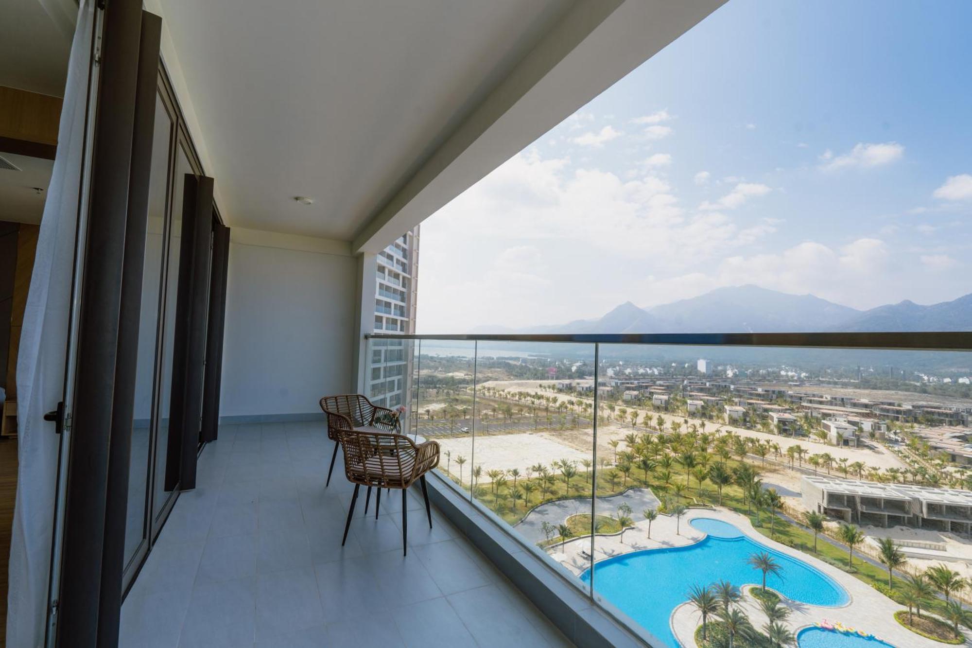 Aquamarine Beachfront Resort & Spa Cam Ranh Exterior foto
